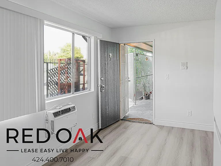 12767 San Fernando Rd #7 — Photo 5