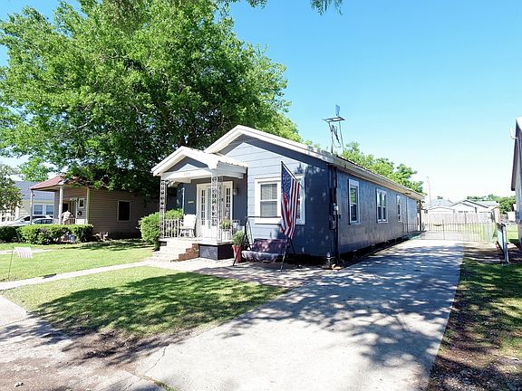 4th image of 522 Saint Charles St