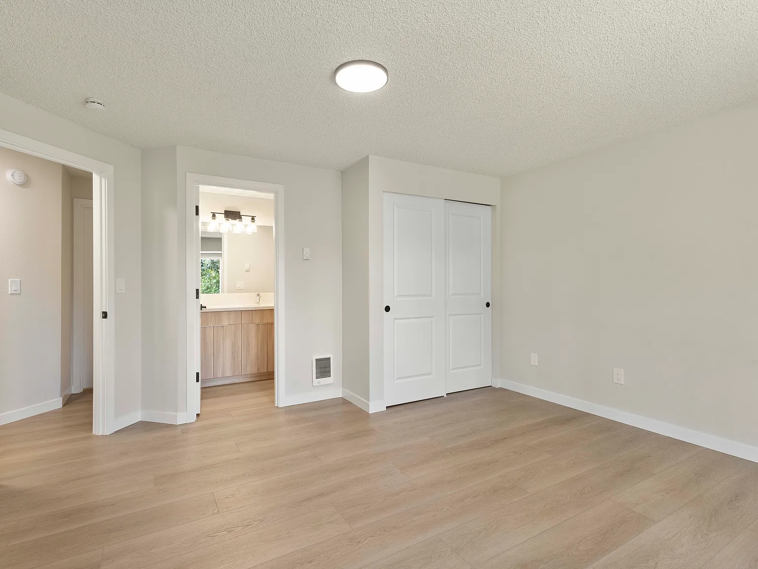 2 bed, 1108 sqft, $2,350 — Photo 2