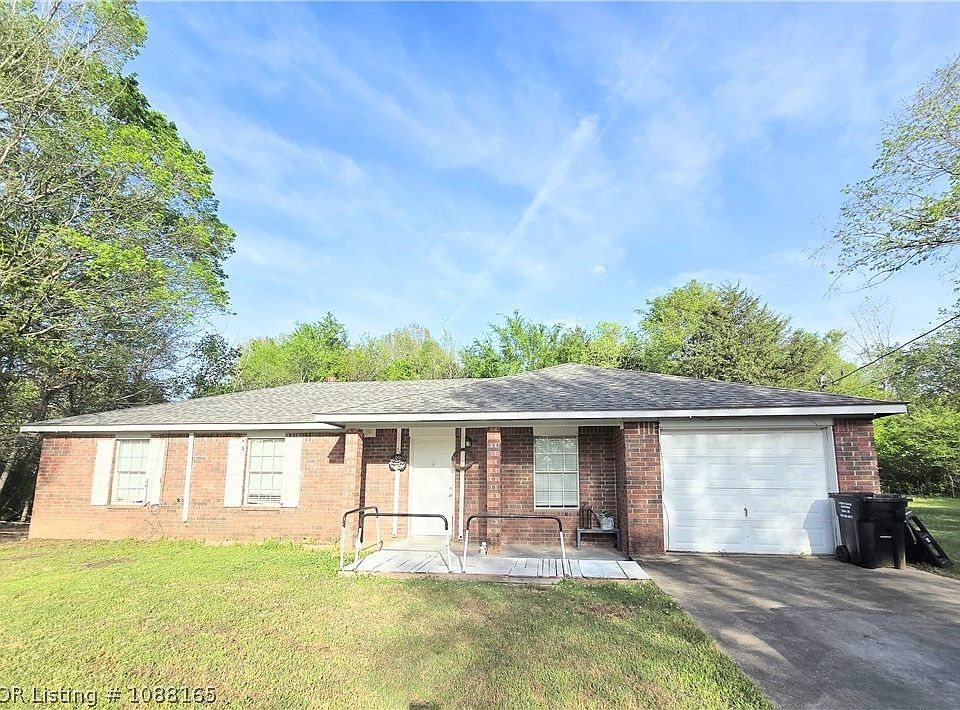 1st image of 107 Ellis Loop