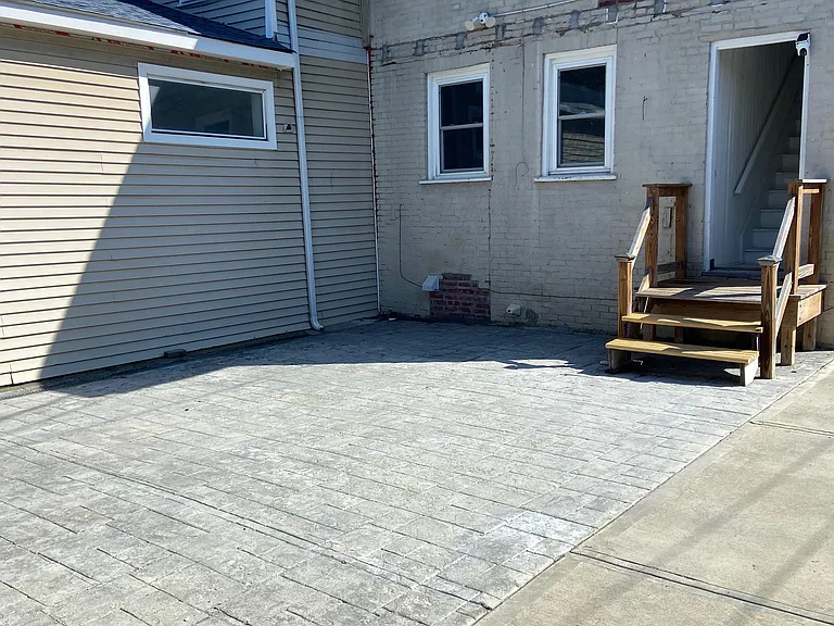 227 Warren St #2 — Photo 16