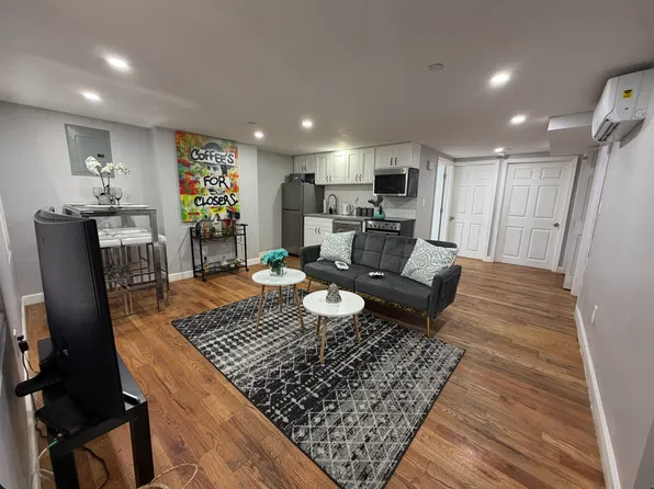 75 Woodbine Street image 1 of 10