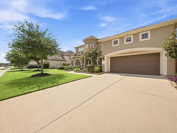 3rd image of 26511 Crimson Bluff Ln