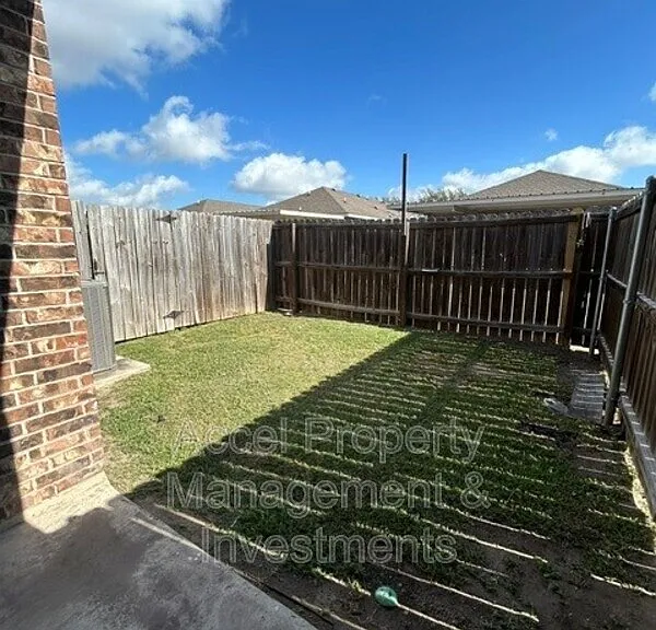 2603 E Eisenhower Ave #2 — Photo 21