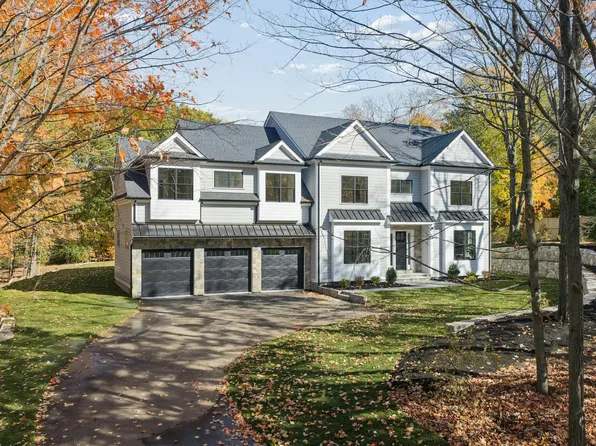 89 Hancock St, Lexington, MA 02420
