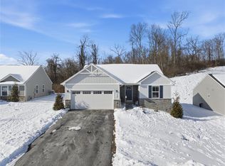412 Spruce Ln, Houston, PA 15342