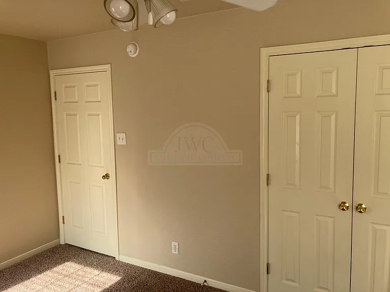 4502 Pennington Ave — Photo 9
