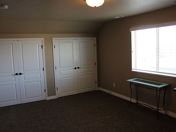 Bedroom/Game room