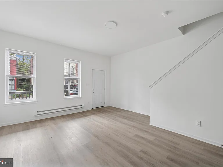 4241 Mantua Ave — Photo 2