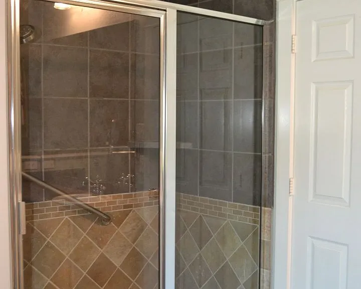 709 Roberts St — Photo 11