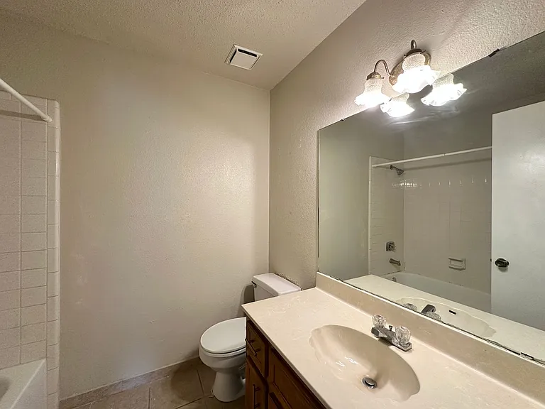 109 S Brook Dr — Photo 38