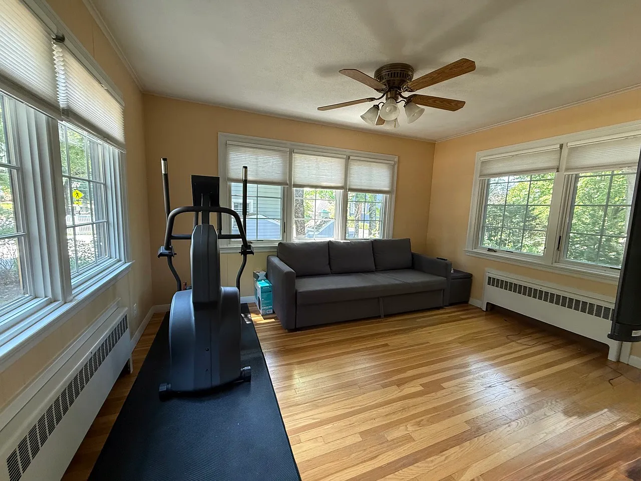 3 bed, 2.5 bath, 2258 sqft, $5,500 — Photo 2