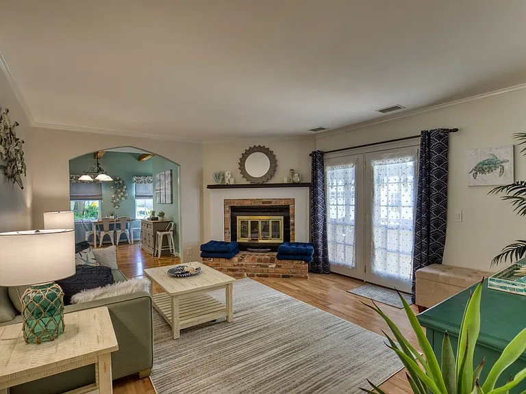 7 Marblehead Rd — Photo 3