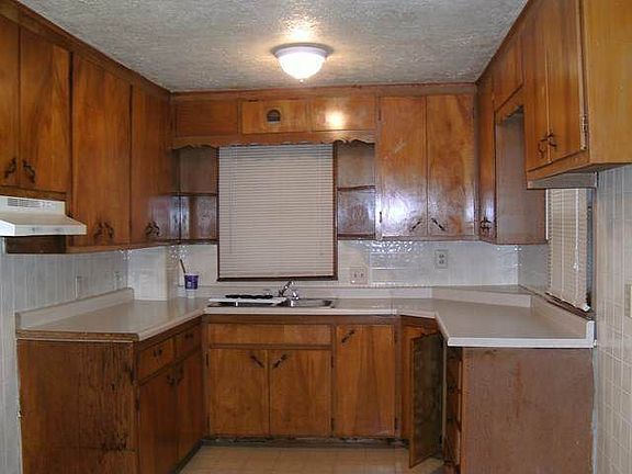 2nd image of 4916 N 46th St