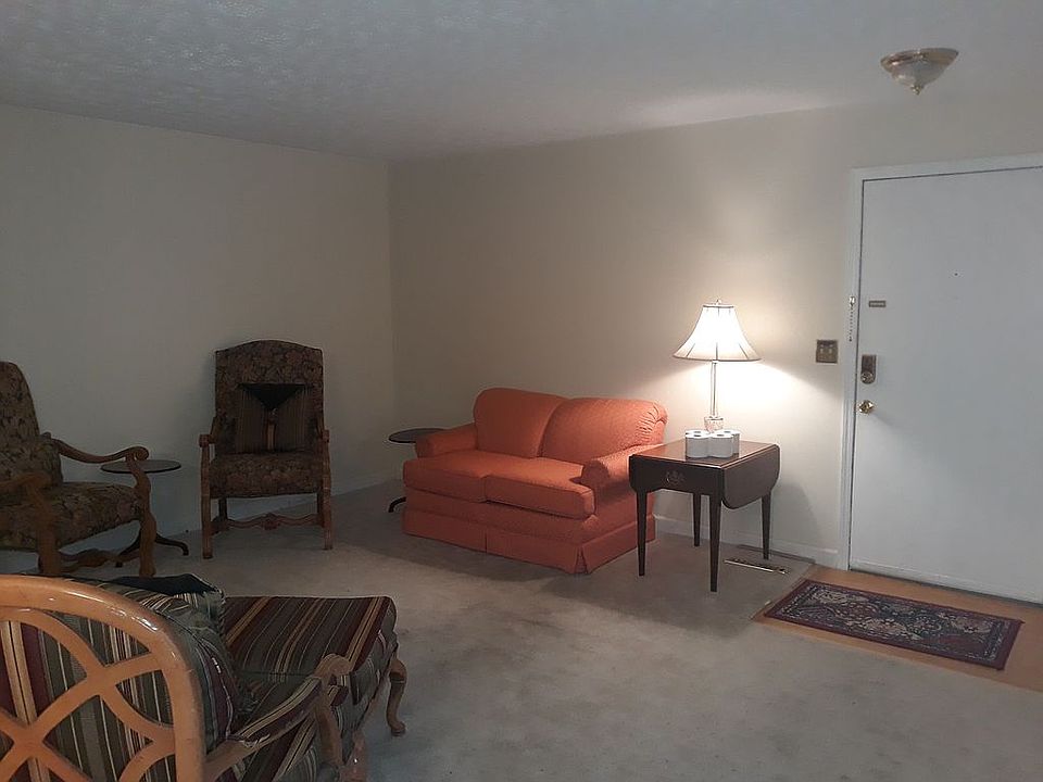 1st image of 625 Country Club Dr APT C1