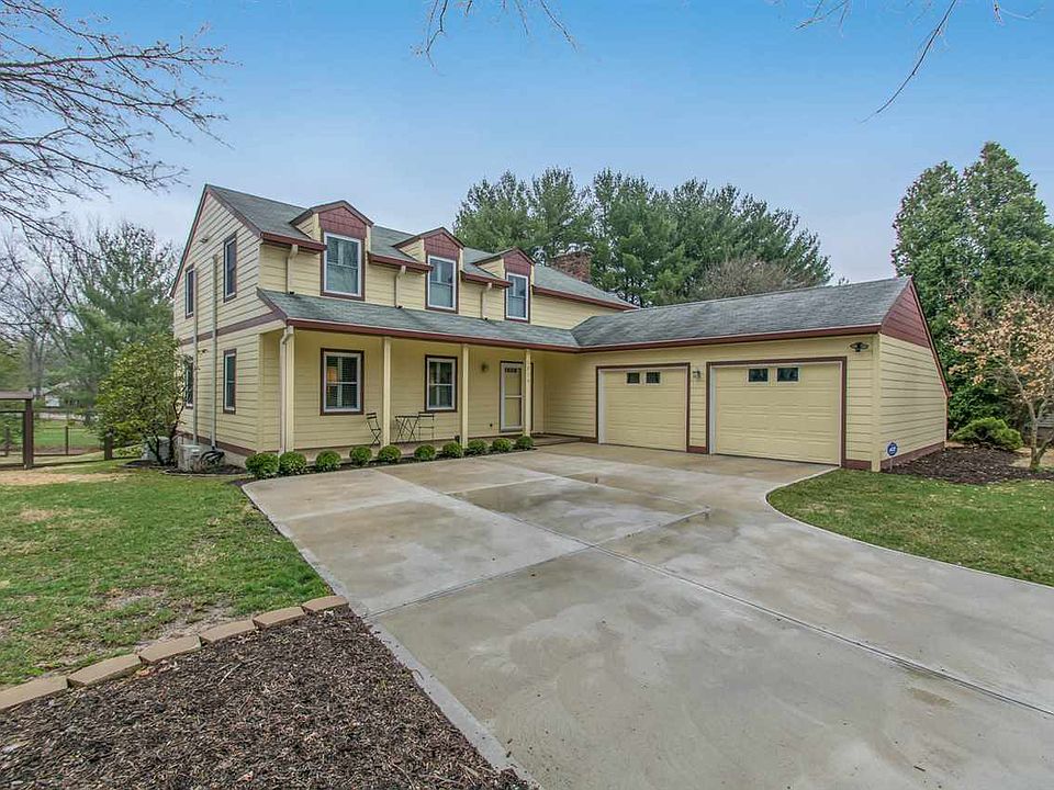 1st image of 1019 S Woodbine Ct