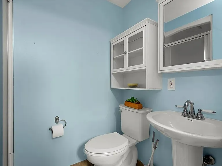 810 Irwin Dr — Photo 5
