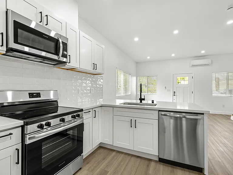 5006 La Dorna St #1 — Photo 11