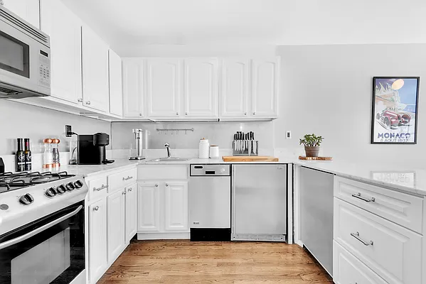 Rented by DejaView Residential Inc | media 8