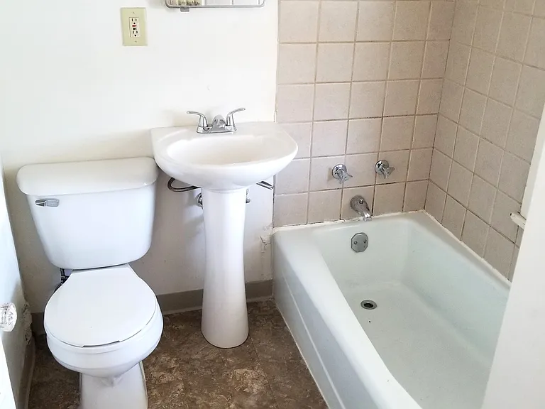 819 Aurora Ave #2 — Photo 10