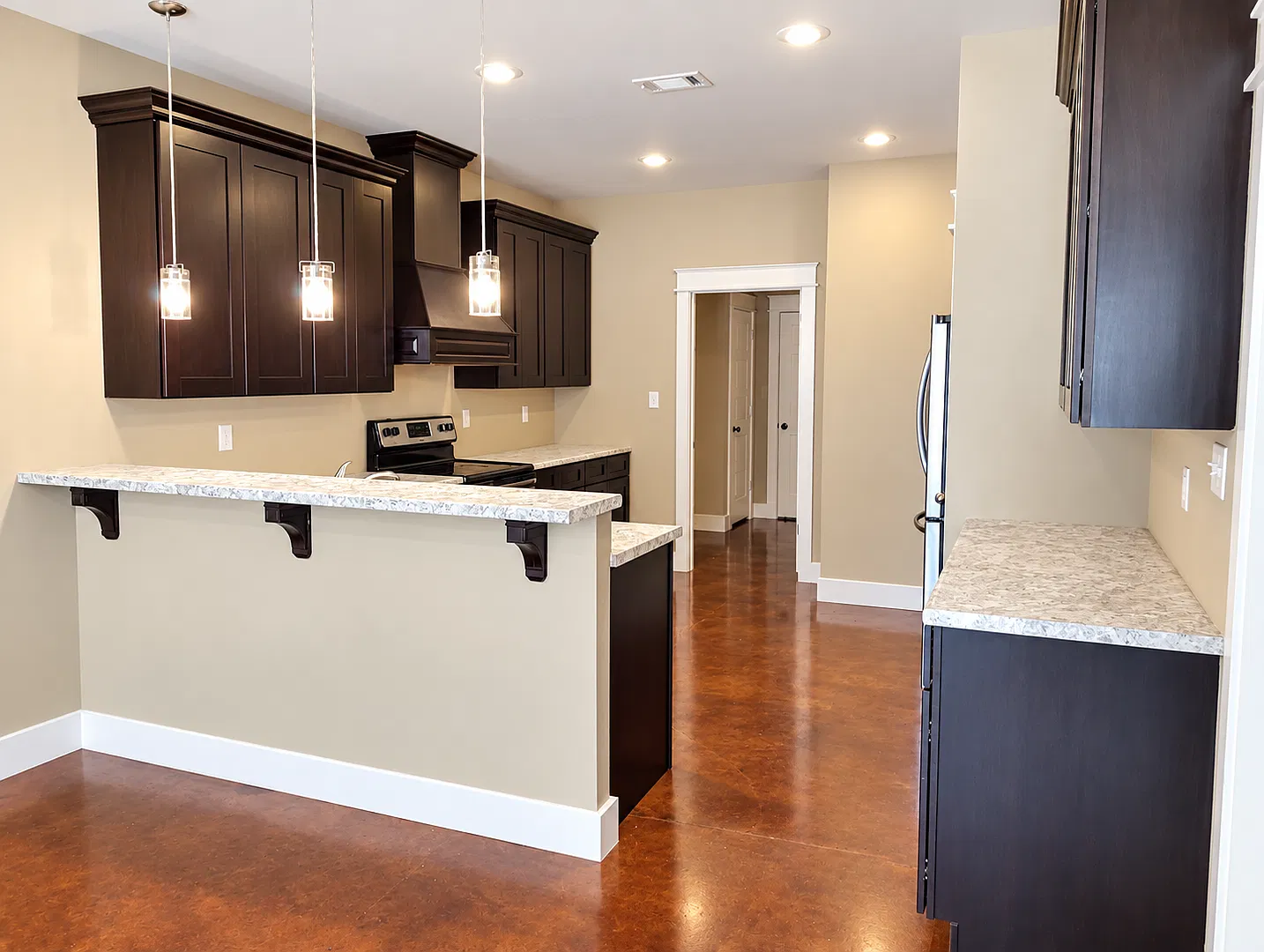 208 S. Walnut Street — Photo 4
