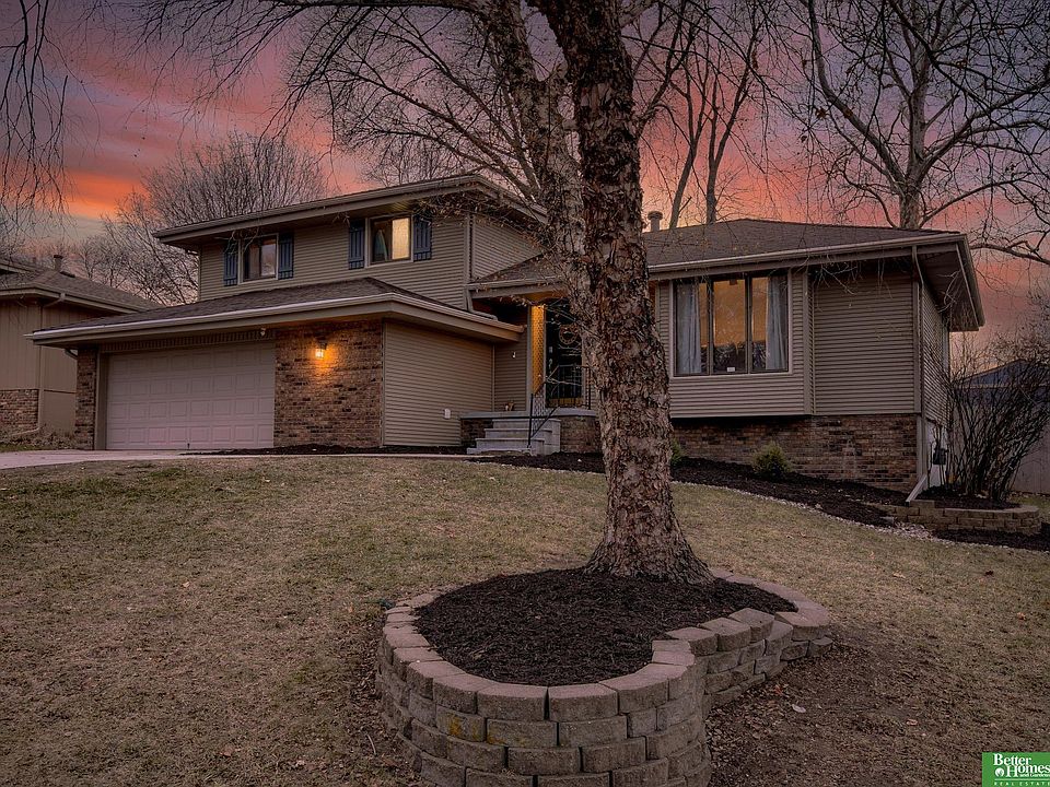 1st image of 706 S 152nd Cir