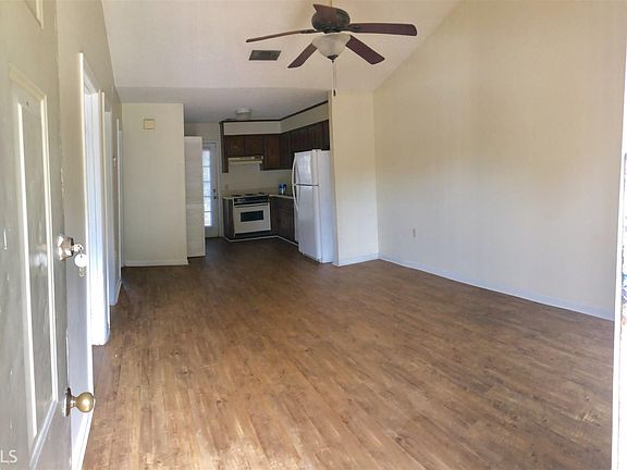 2nd image of 100 Lanier Dr APT 15
