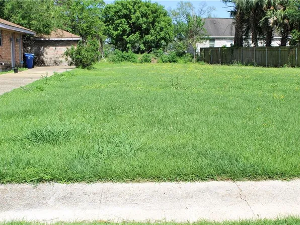 6619 Foch Rd, New Orleans, LA 70126