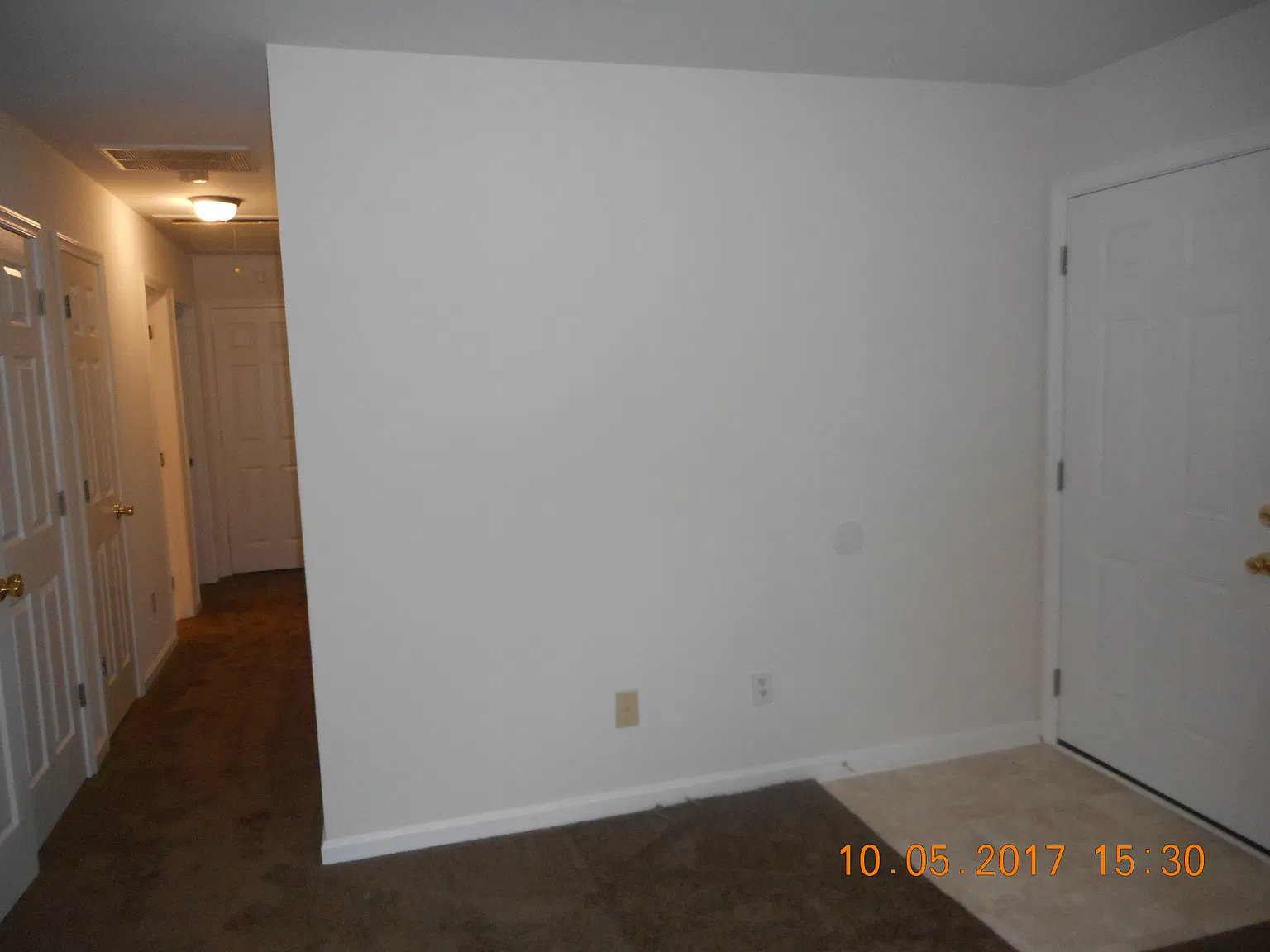 3 bed, 960 sqft, $1,690 — Photo 4