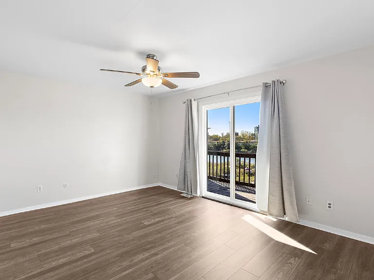 735 W Ocean View Ave #A — Photo 15