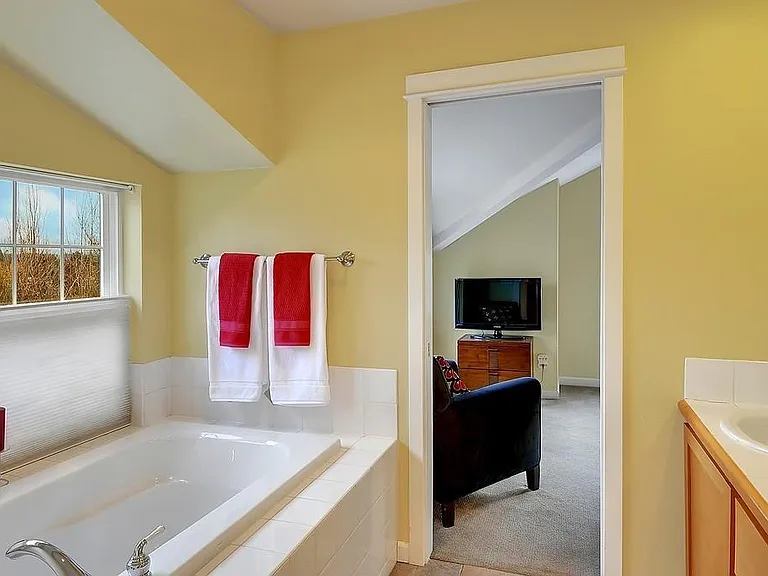 2530 E Madison St #A — Photo 11