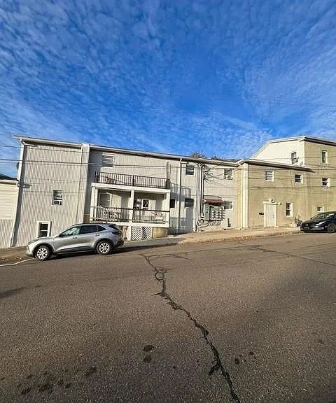 1 W Garibaldi Ave #8 — Photo 1