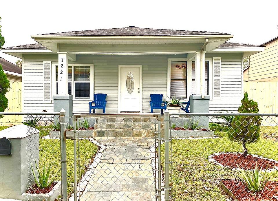 1st image of 3221 Illinois St