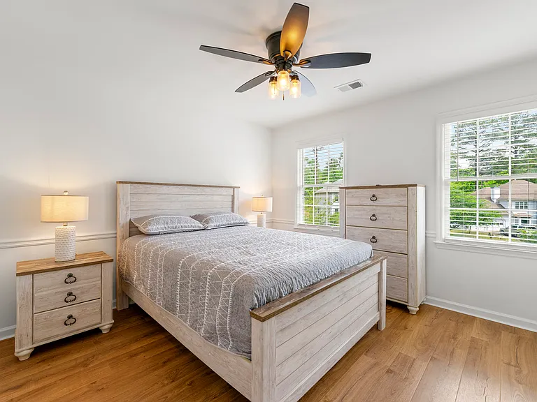 4115 Tanbark Dr NE — Photo 27