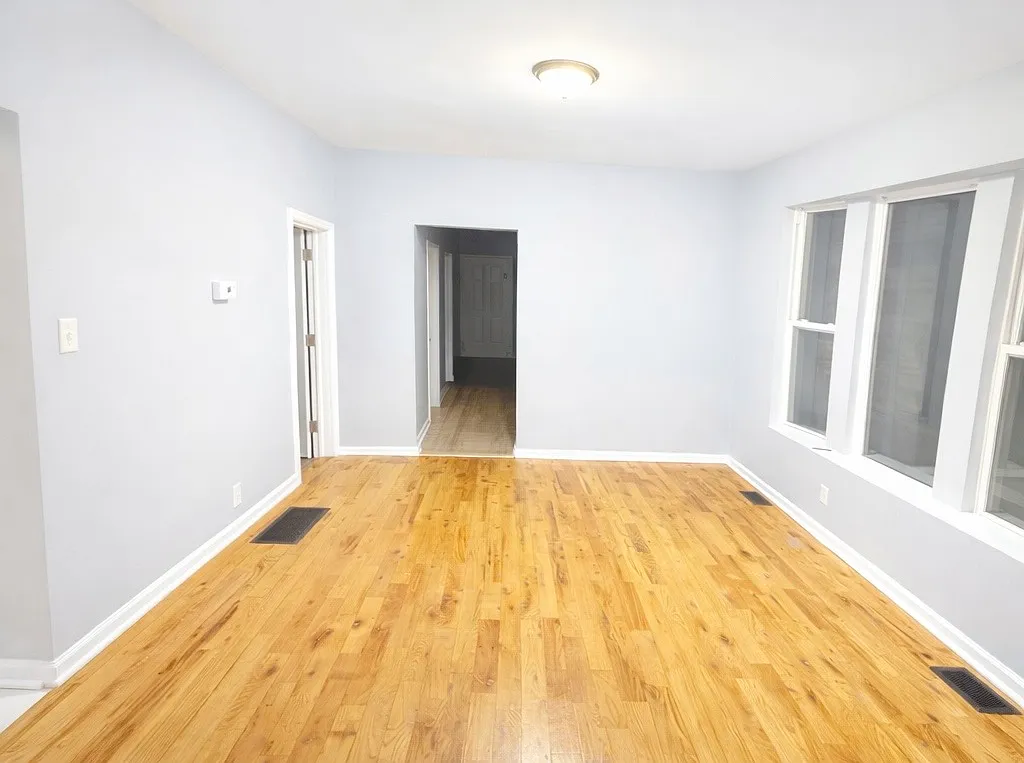 3 bed, 1250 sqft, $1,500 — Photo 3
