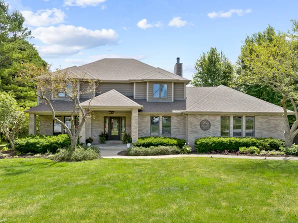 7N365 Falcons Trl, St Charles, IL 60175