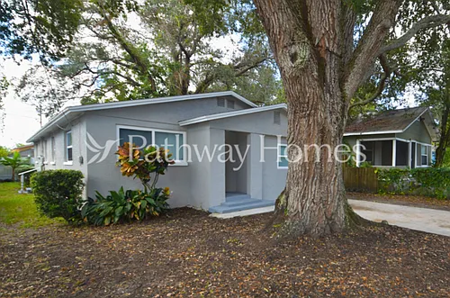 1133 La Salle St Photo 1