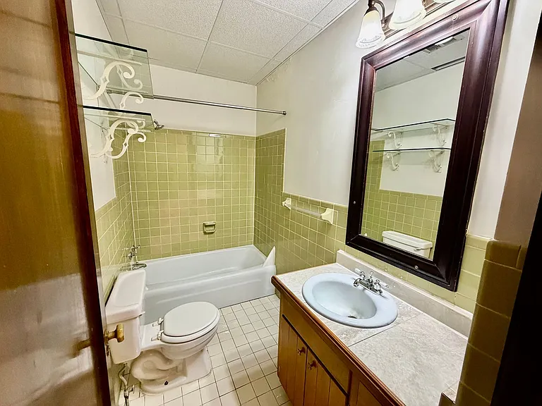 801 McLean — Photo 11