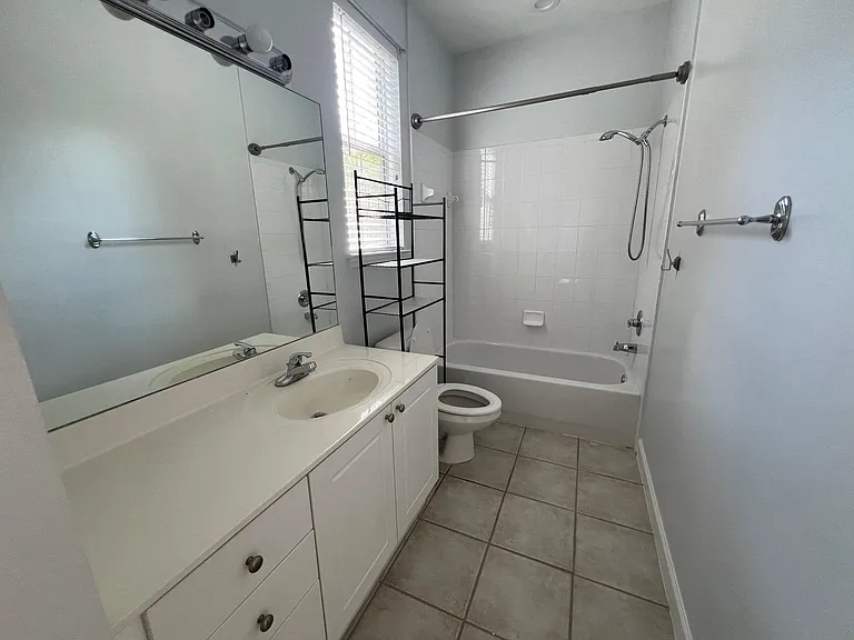 3676 Biltmore Ave — Photo 15