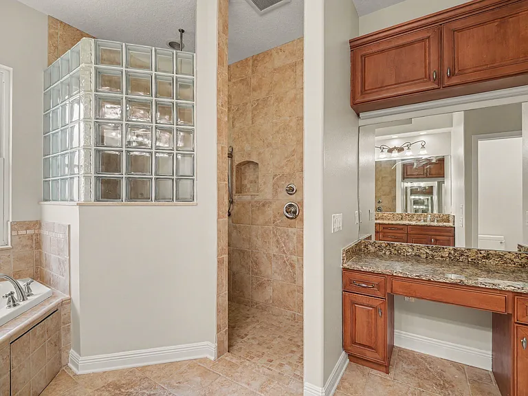 2934 Tuscarora Ct — Photo 10