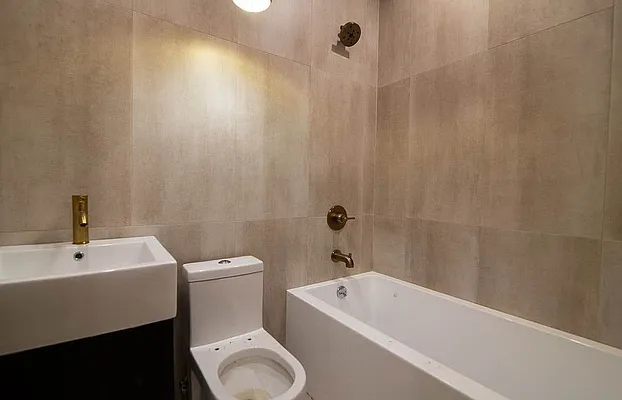 Rented by Reavis | media 10