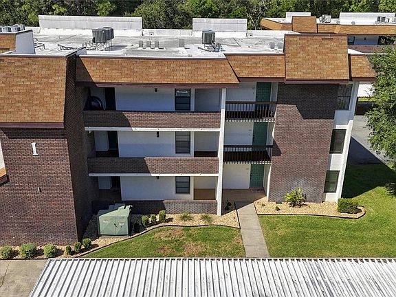 3rd image of 1 Cypress Run APT 16B