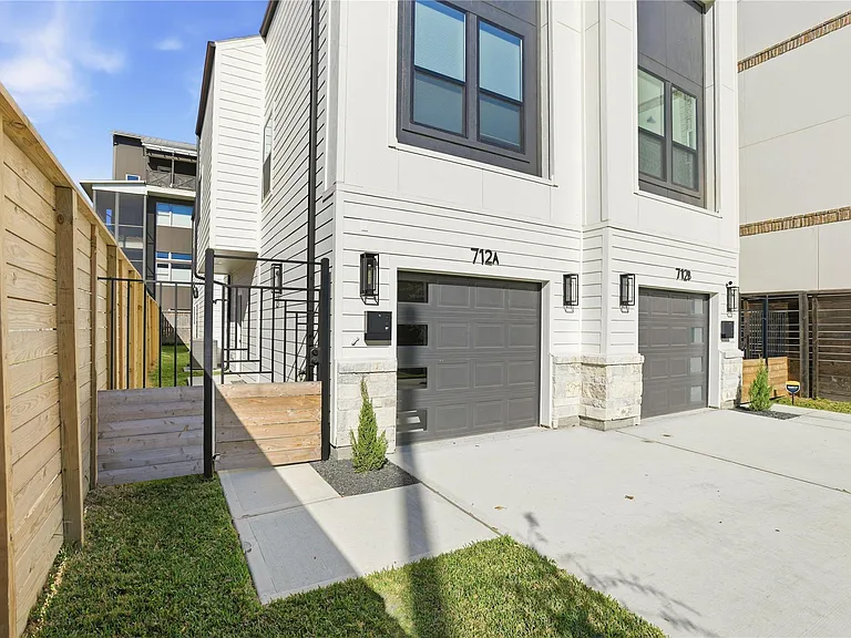 712 Delano St #A — Photo 30