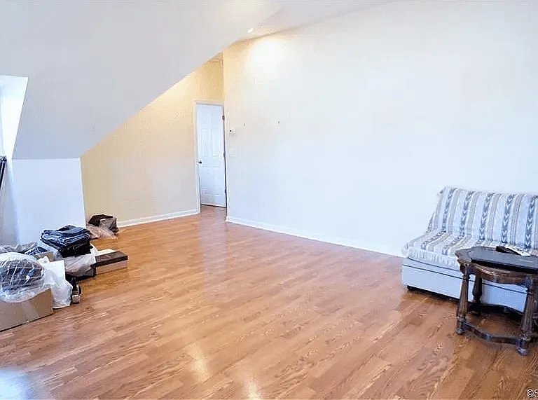 15 Belden Ave — Photo 3