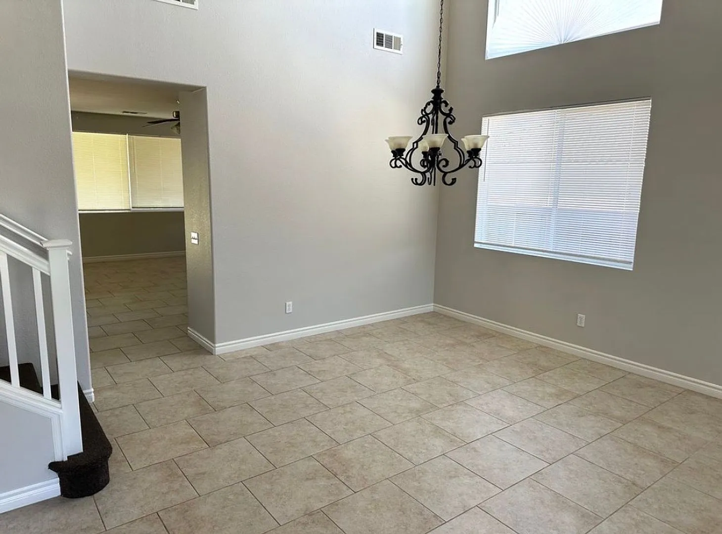Beautiful and Spacious 5 Bedroom Menifee Home for Rent — Photo 4