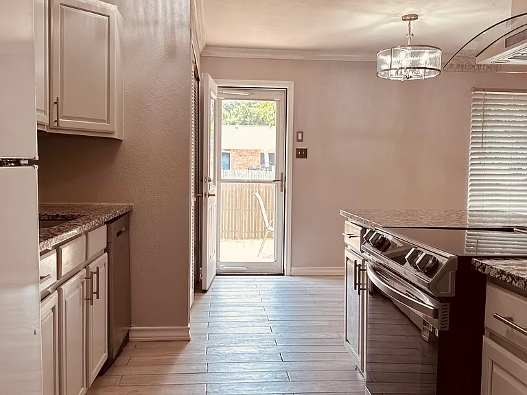 153 W Way Dr — Photo 11