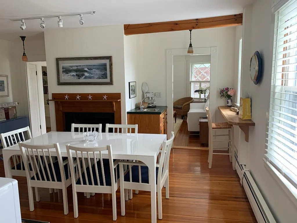 2 bed, 1065 sqft, $2,600 — Photo 4