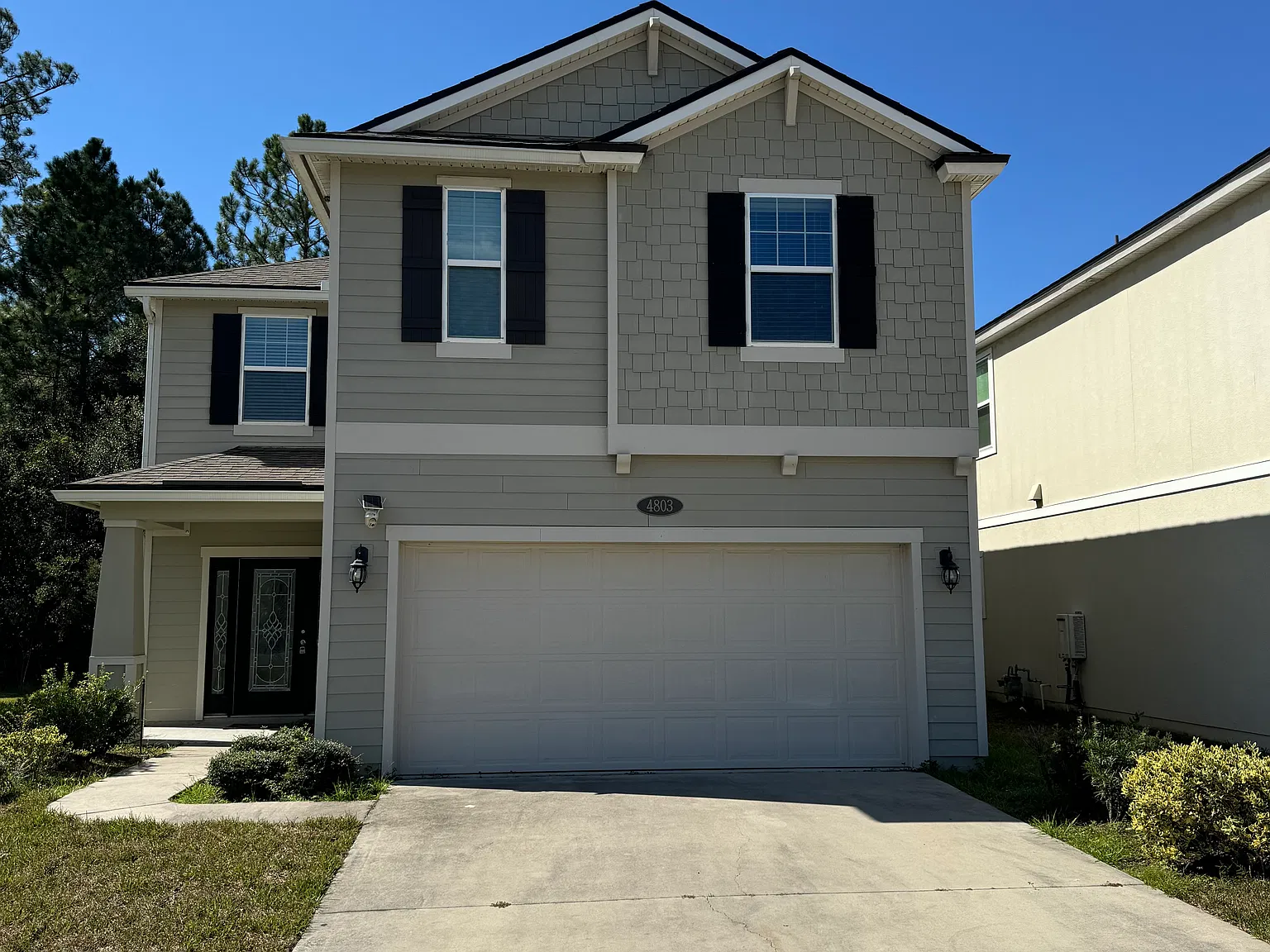 4 bed, 2880 sqft, $2,900 — Photo 1
