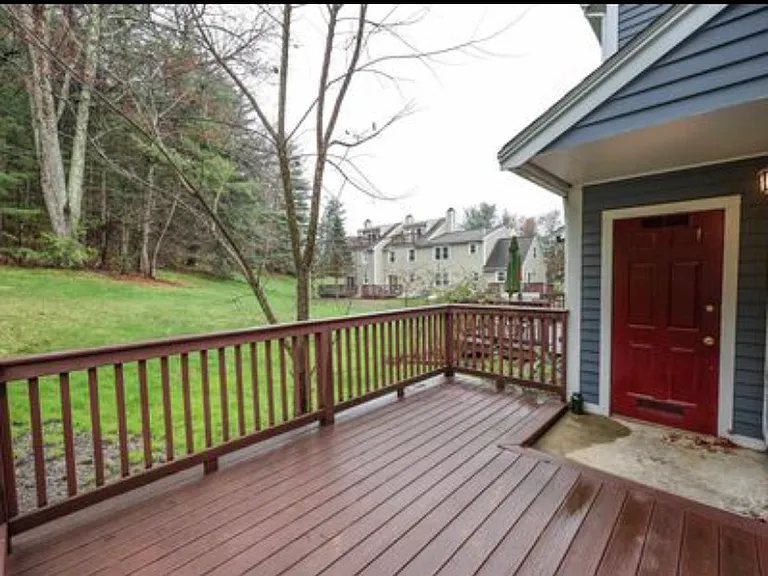 38 Stillwater Dr — Photo 7