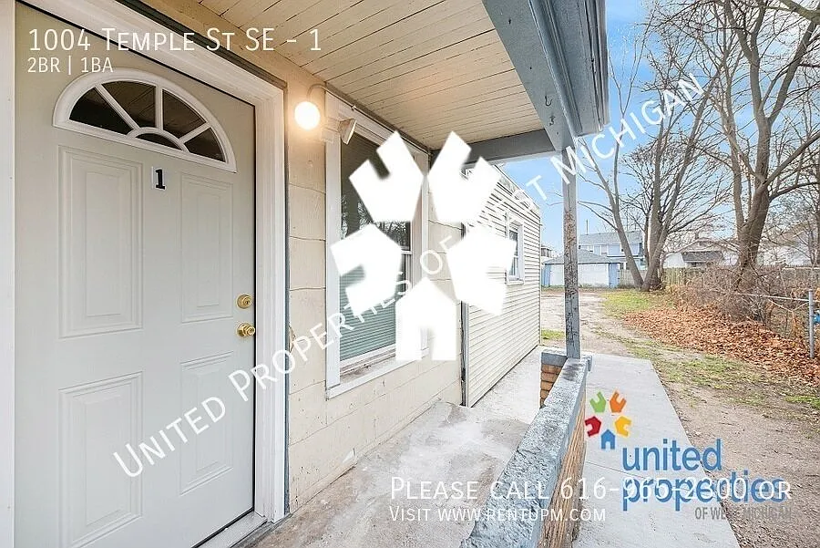 Available Now | Spacious 2 Bedroom, 1 Bath Apartment (Lower Unit) | All Utilities Included! | Sta... — Photo 3